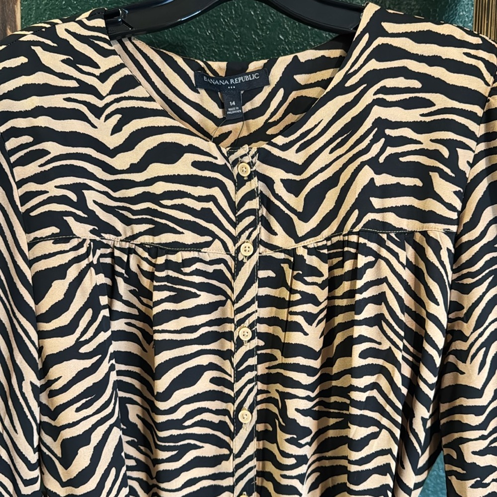 Zebra print tie/button dress - Picture 3 of 5